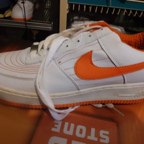 Shoes - Picture 3 of 8